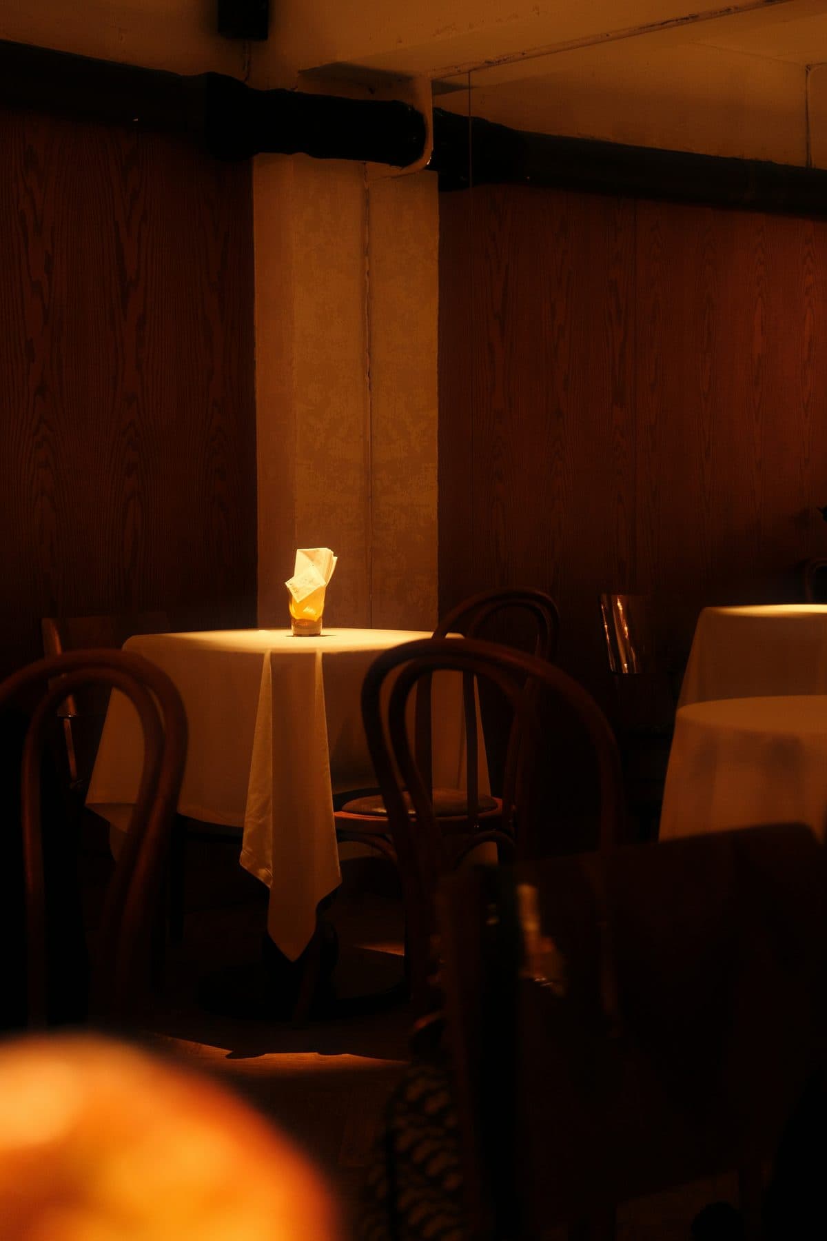 Tafel voor twee bij kaarslicht